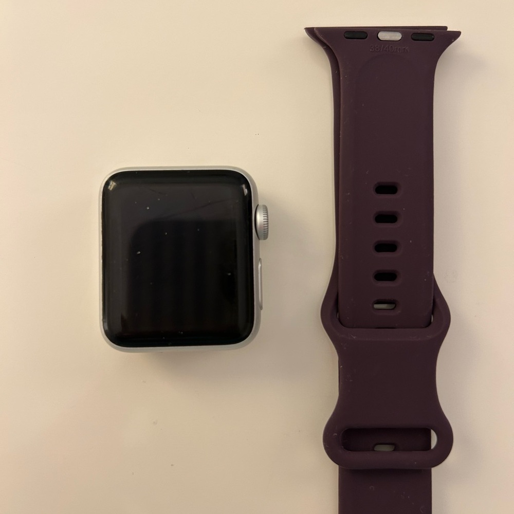 Apple Watch Series 3 38mm Silver with Purple Band